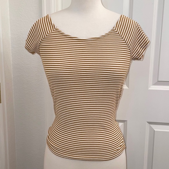 O'NEILL yellow and white striped scoop neck top in women's size Medium - Picture 2 of 9